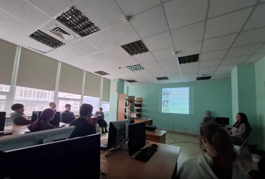 Для студентів продемонстровано сучасний бібліотечний простір — Дніпровську міську бібліотеку