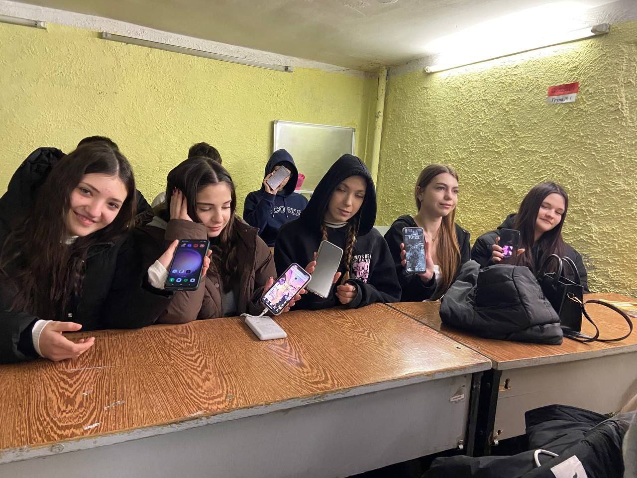 З телефоном чи без нього?!